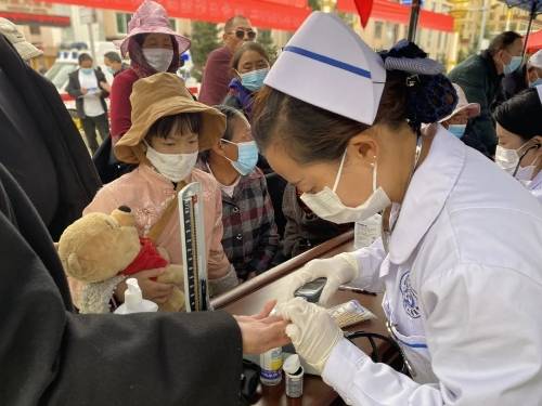 阿壩縣舉辦“服務百姓健康行動”大型義診活動，織密基層健康服務網(wǎng)