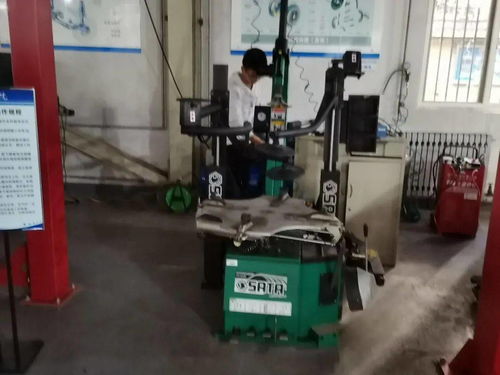 青春奉獻(xiàn)展風(fēng)采，志愿服務(wù)踐初心——車輛工程學(xué)院開展建黨百年百場志愿服務(wù)之校園清掃活動(dòng)